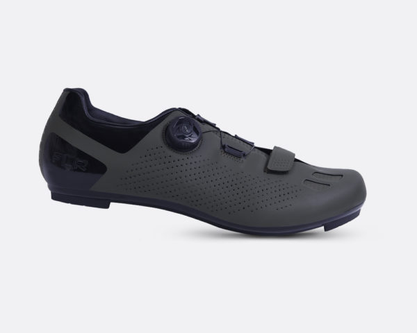 Pro Tour last and fit  – R250 Road Outsole features new injected fiberglass  – Microfiber leather  – Dial lacing System  – Molded EVA, breathable and removable insole.
