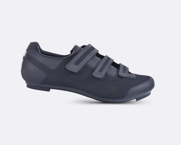 Pro Tour last and fit  – R250 Road Outsole features new injected fiberglass  – 3 Layers of nylon  yarn XD-Knit  – Molded EVA, breathable and removable insole.
