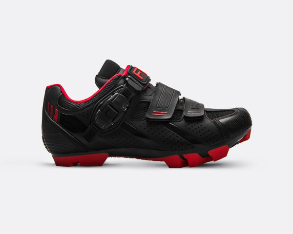 M250 Road Outsole features new injected fiberglass and has widely spaced TPU walk pads with removable toe spikes  – Strong and secure buckle  – Molded EVA, breathable and removable insole  – Spare MTB spikes included